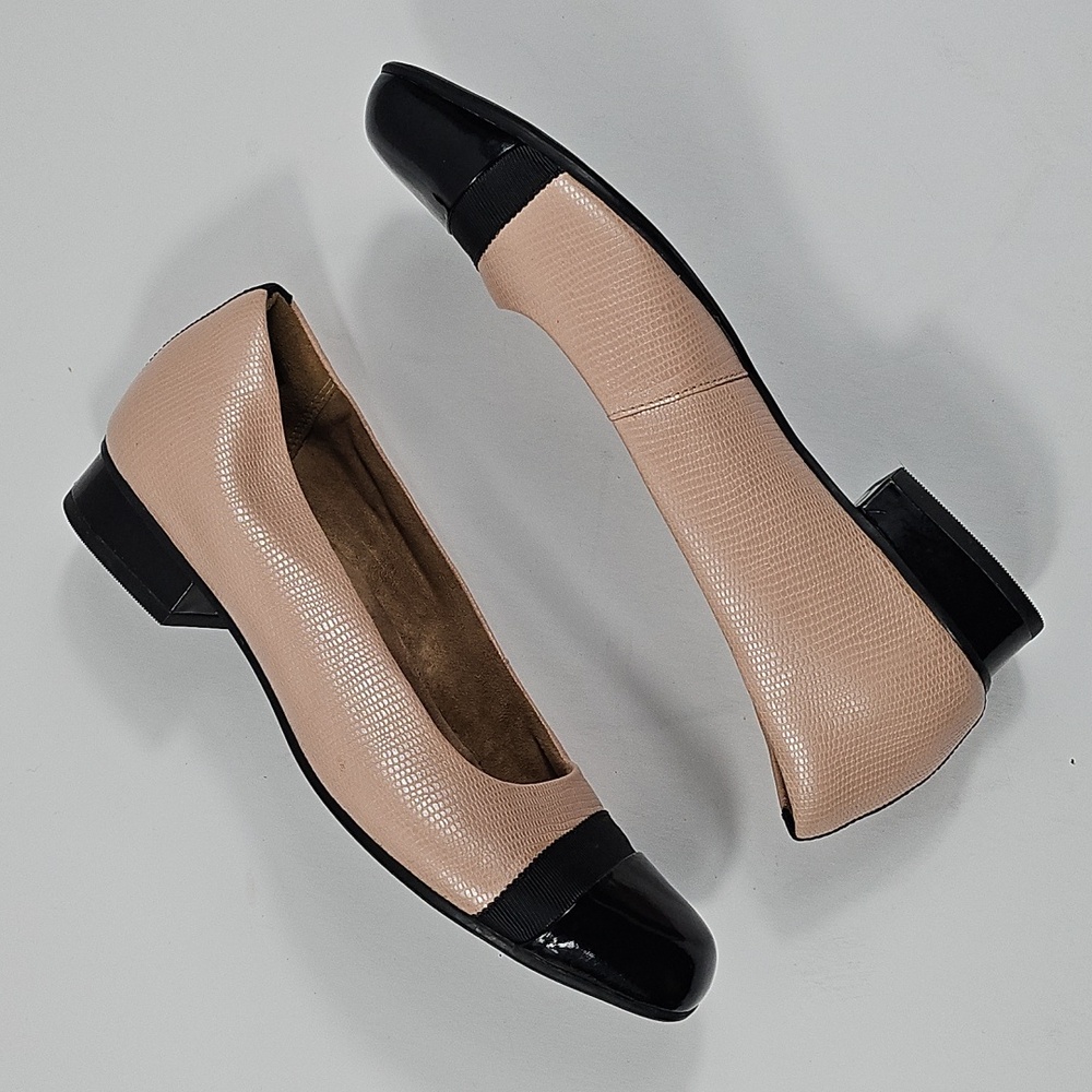 Clarks Artisan Keesha Rosa Leather Pink & Black Snakeskin Cap Toe Slip On Flat - Picture 10 of 16